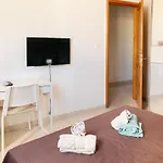 Xl - Sleeps 10 People Pietà