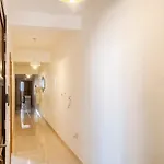 Xl - Sleeps 10 People