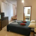 Xl - Sleeps 10 People * Pietà