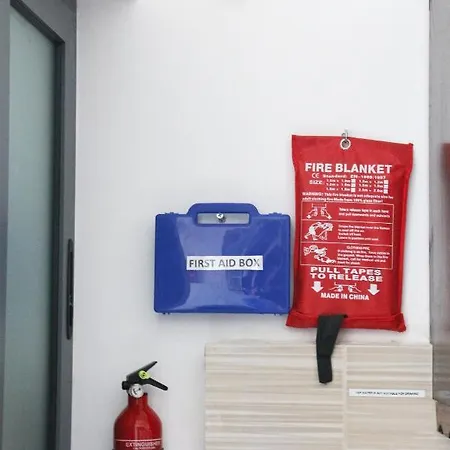 Xl - Sleeps 10 People Pietà