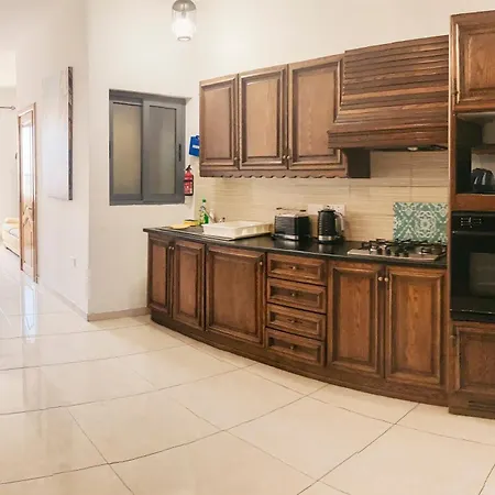 Apartman Xl - Sleeps 10 People Pietà
