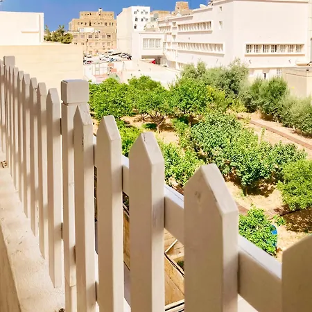 Xl - Sleeps 10 People Apartment