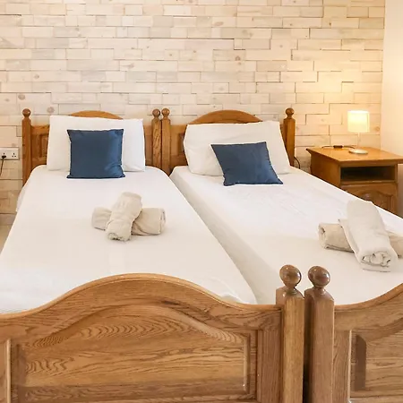 Appartement Xl - Sleeps 10 People