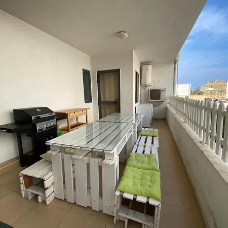 Apartment Xl - Sleeps 10 People *