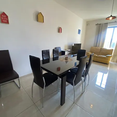 Xl Home, 4br 4bath Near Valletta & Sliema