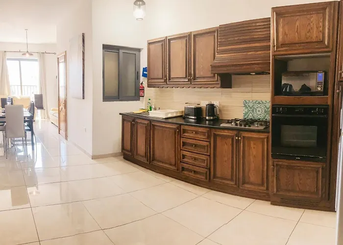 Apartman Xl - Sleeps 10 People Pietà