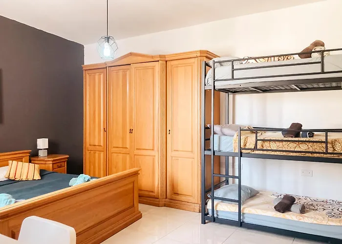 Xl - Sleeps 10 People Apartman *