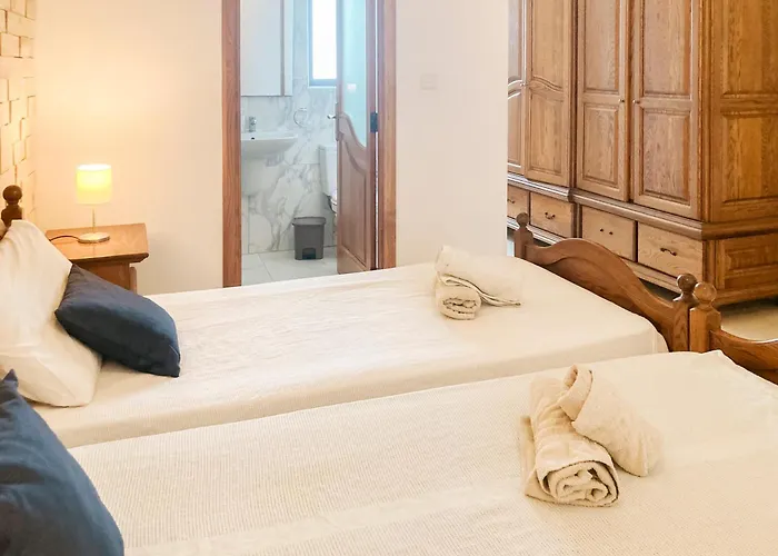 Xl - Sleeps 10 People *