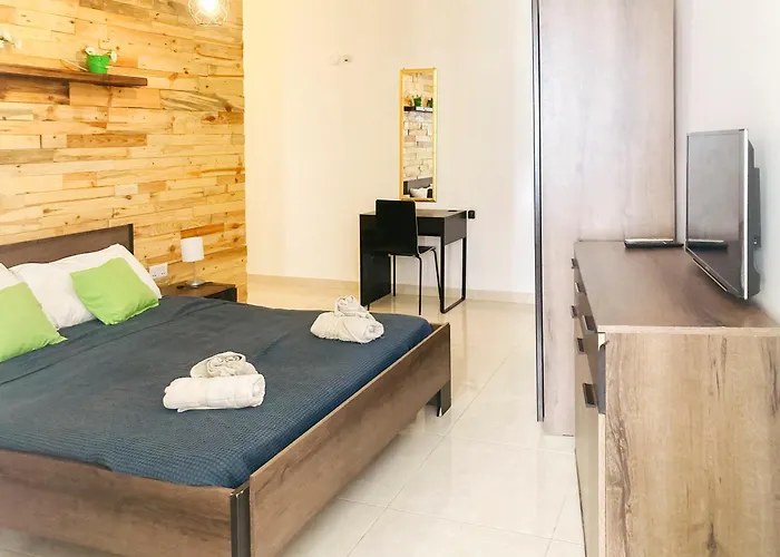 Xl - Sleeps 10 People * Pietà