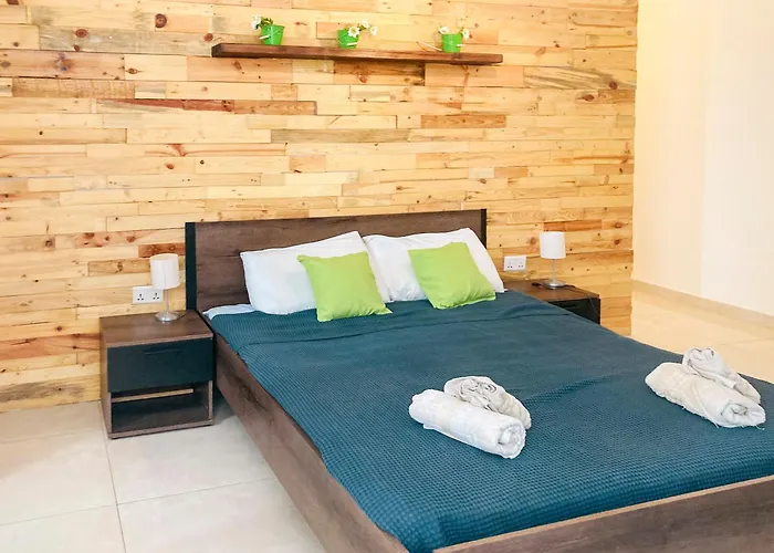 Xl - Sleeps 10 People