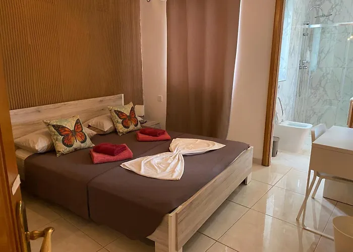 Xl - Sleeps 10 People