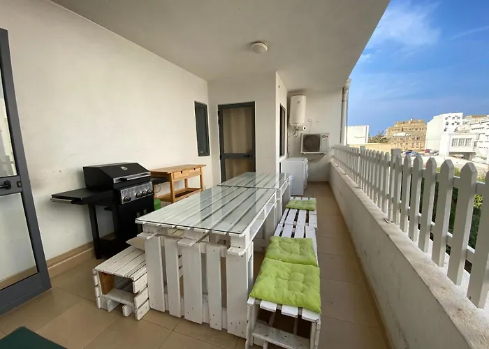 Apartment Xl - Sleeps 10 People *