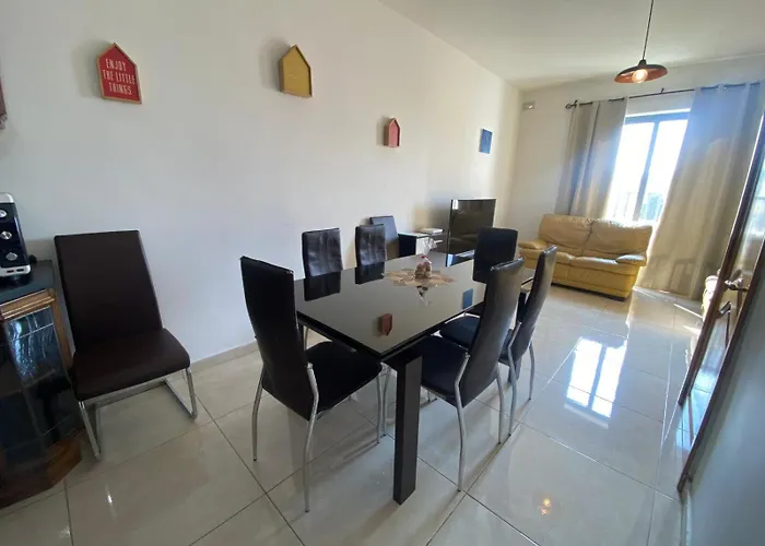 Xl - Sleeps 10 People